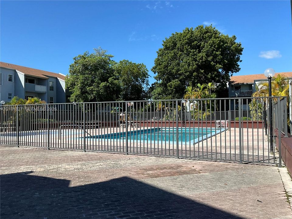 For Rent: $2,150 (2 beds, 2 baths, 908 Square Feet)