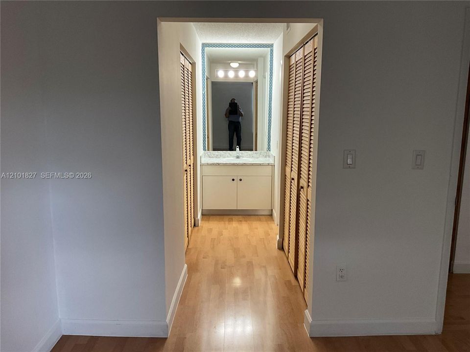 For Rent: $2,150 (2 beds, 2 baths, 908 Square Feet)