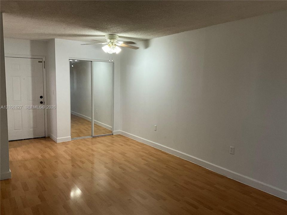 For Rent: $2,150 (2 beds, 2 baths, 908 Square Feet)