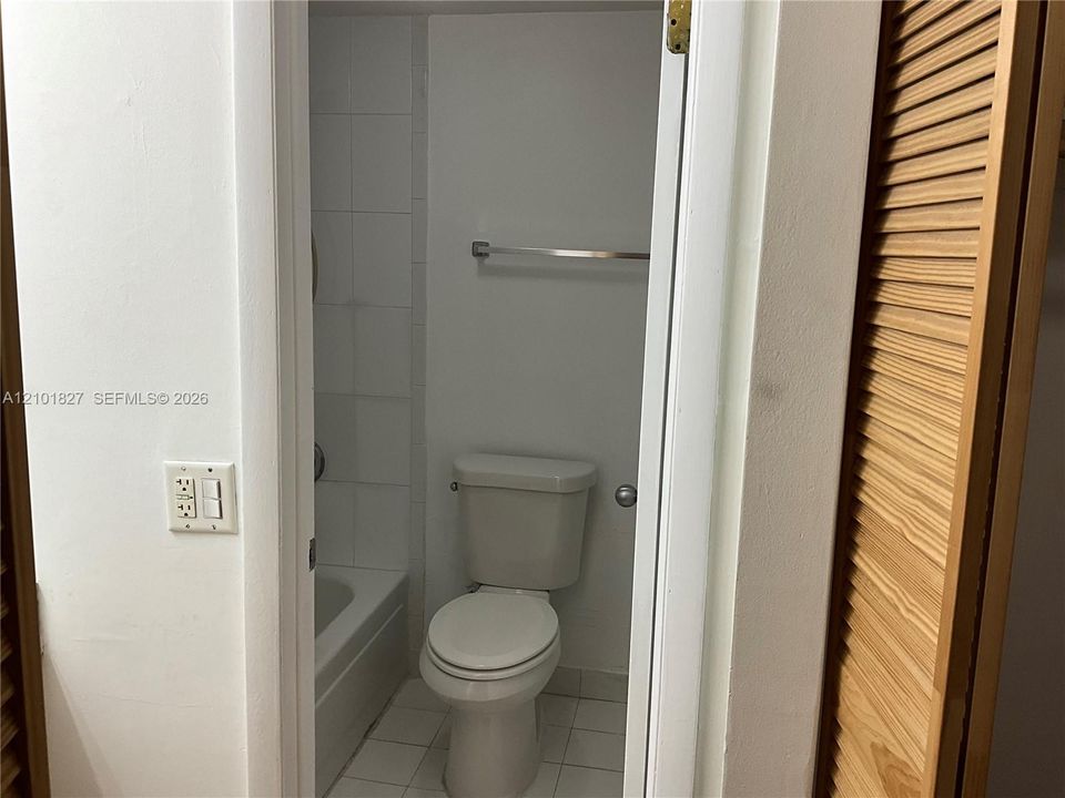 For Rent: $2,150 (2 beds, 2 baths, 908 Square Feet)