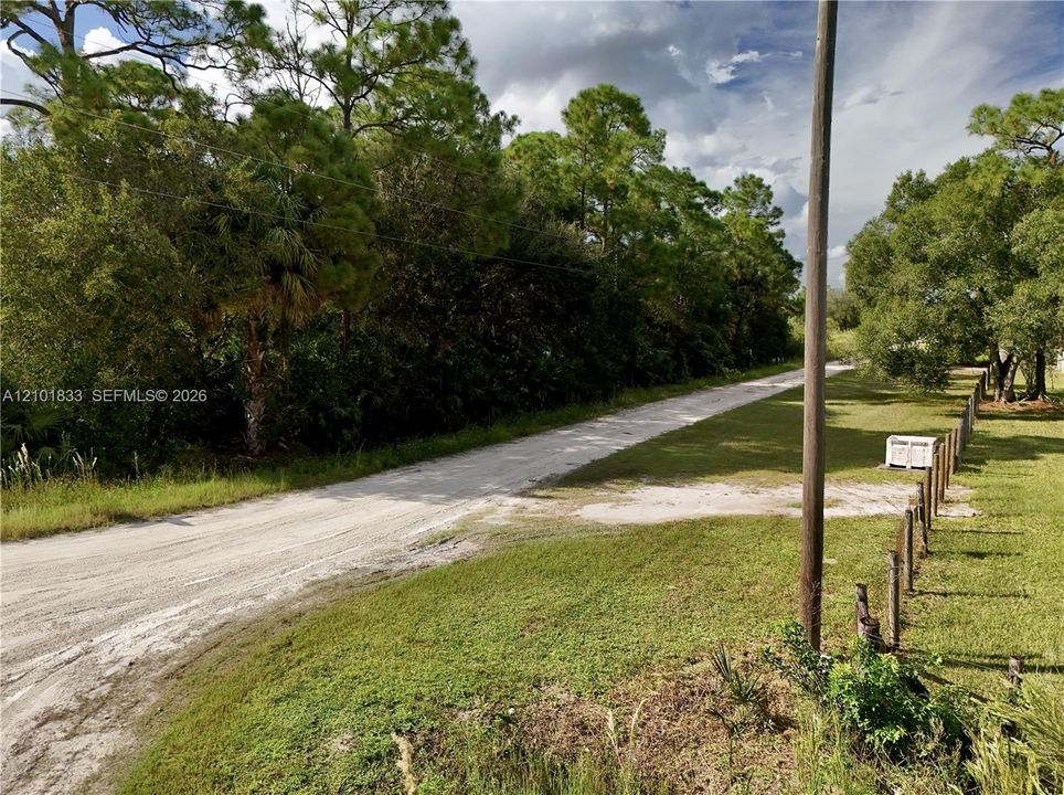 На продажу: $110,000 (2.50 acres)