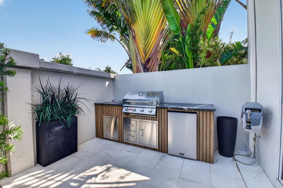 summer kitchen