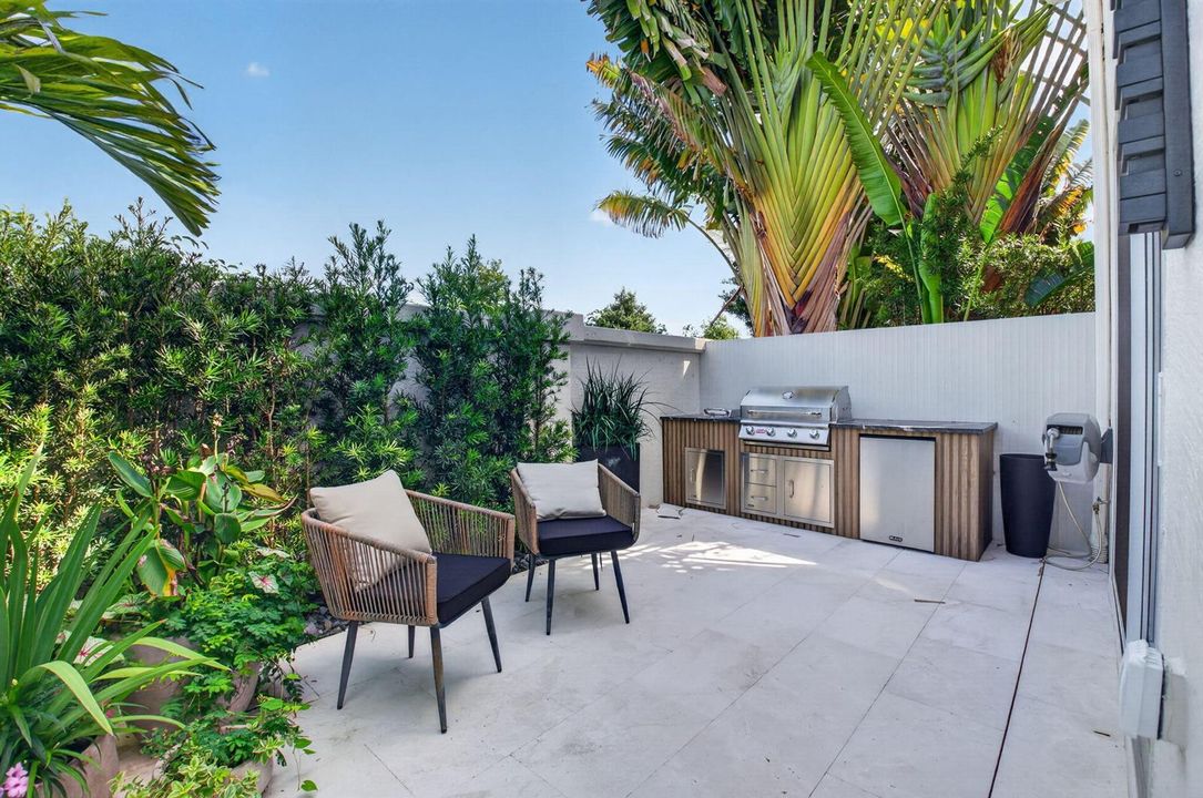 summer kitchen