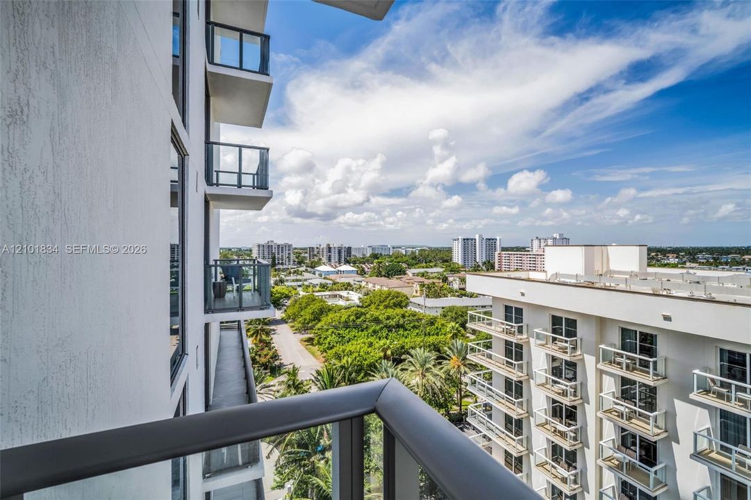 For Rent: $18,500 (3 beds, 3 baths, 2418 Square Feet)