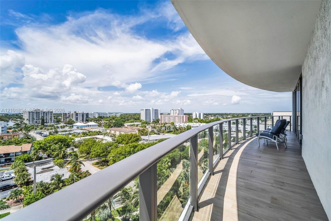 For Rent: $18,500 (3 beds, 3 baths, 2418 Square Feet)