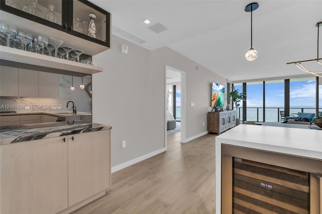 For Rent: $18,500 (3 beds, 3 baths, 2418 Square Feet)