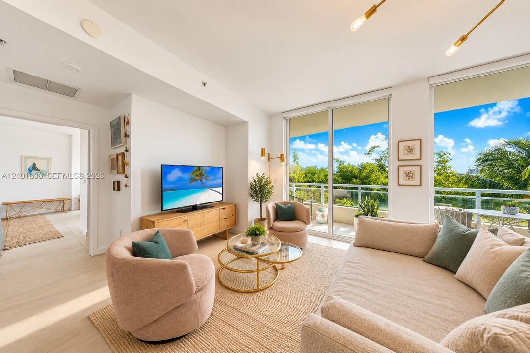 For Sale: $829,000 (2 beds, 2 baths, 1056 Square Feet)