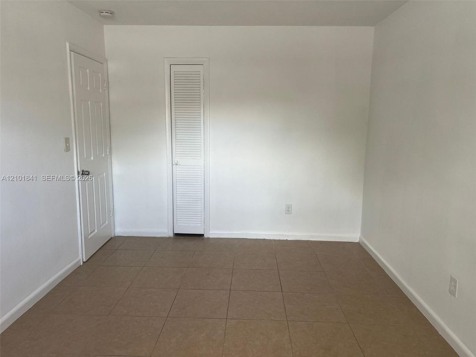В аренду: $1,850 (2 спален, 1 ванн, 3422 Квадратных фут)
