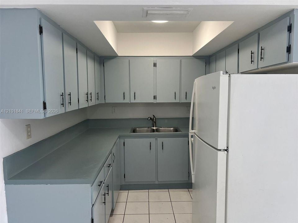 В аренду: $1,850 (2 спален, 1 ванн, 3422 Квадратных фут)