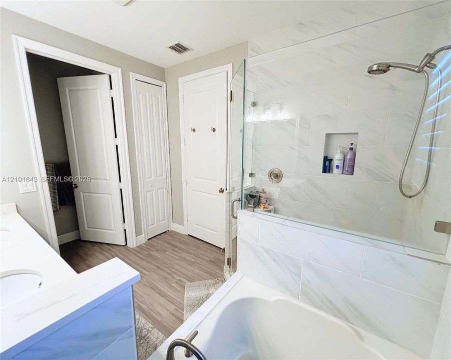 В аренду: $3,850 (3 спален, 2 ванн, 1644 Квадратных фут)