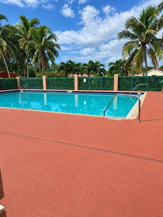 For Rent: $1,800 (2 beds, 2 baths, 822 Square Feet)