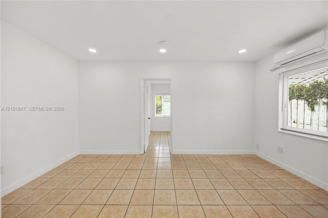 В аренду: $1,795 (1 спален, 1 ванн, 800 Квадратных фут)