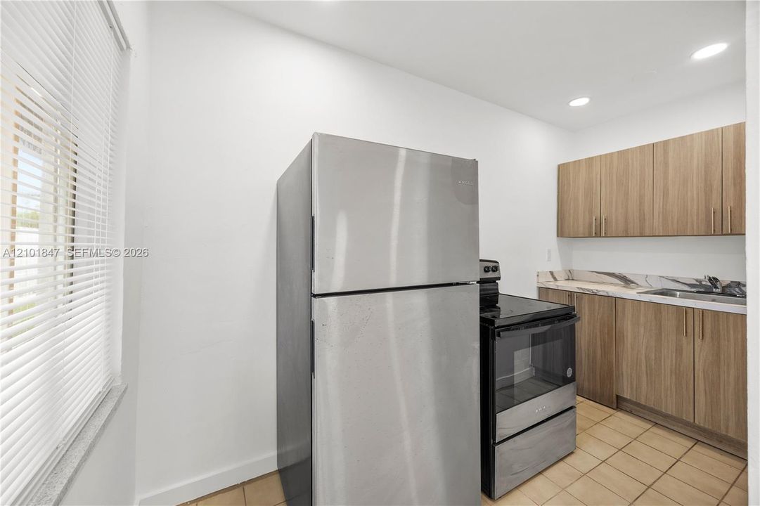 В аренду: $1,795 (1 спален, 1 ванн, 800 Квадратных фут)