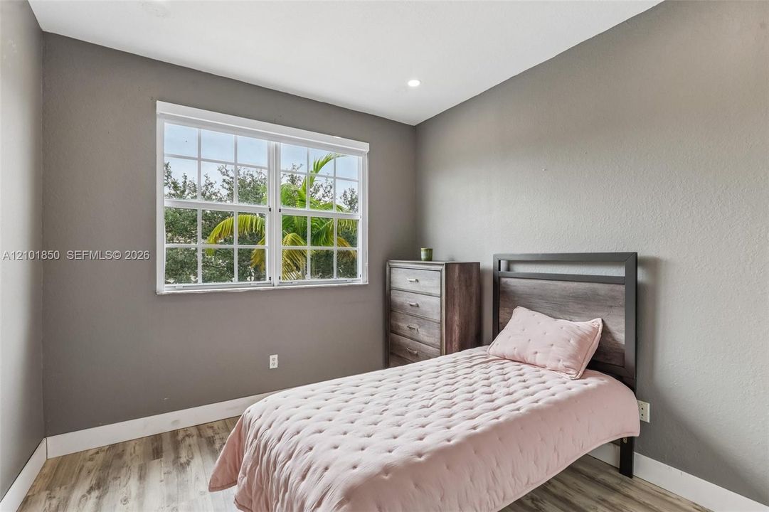 В аренду: $2,900 (4 спален, 3 ванн, 1592 Квадратных фут)