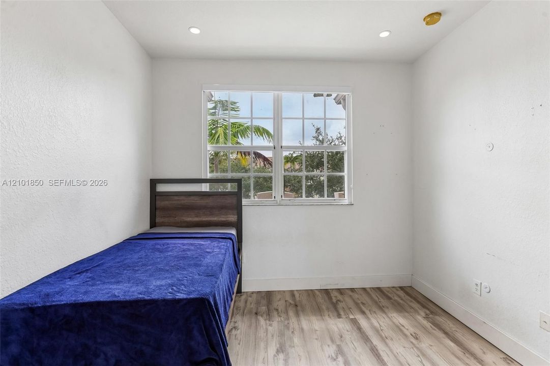 В аренду: $2,900 (4 спален, 3 ванн, 1592 Квадратных фут)