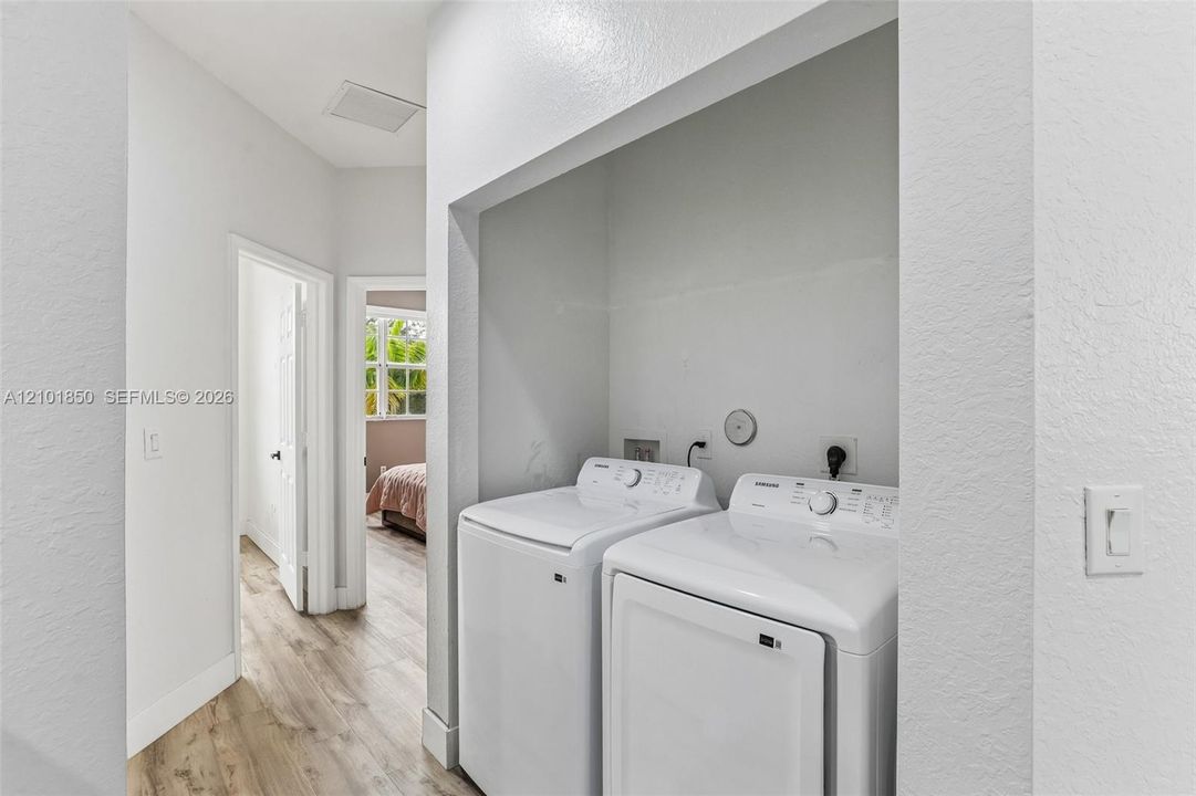 В аренду: $2,900 (4 спален, 3 ванн, 1592 Квадратных фут)