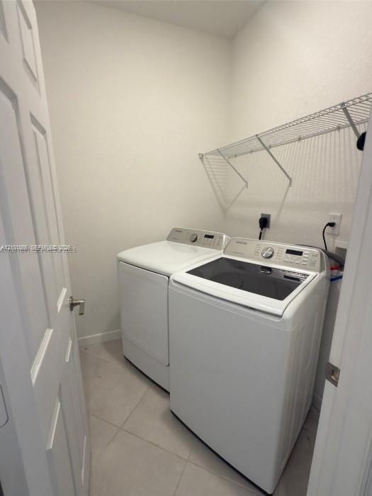 For Rent: $4,100 (4 beds, 2 baths, 1990 Square Feet)