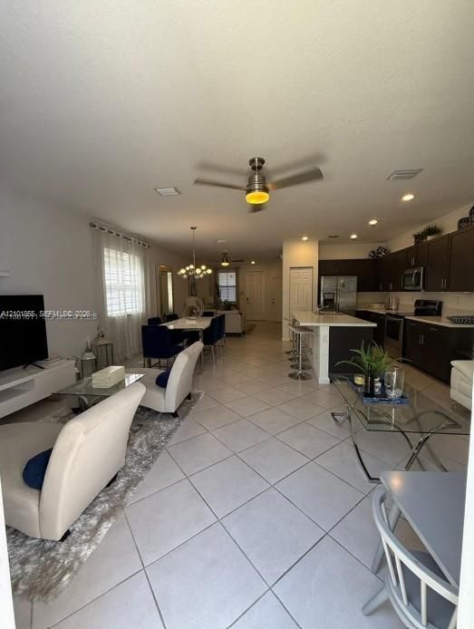 For Rent: $4,100 (4 beds, 2 baths, 1990 Square Feet)