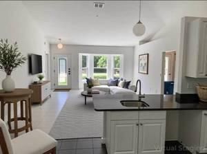staged 5570 pic living rm