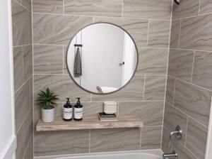 staged 5570 pic main bath