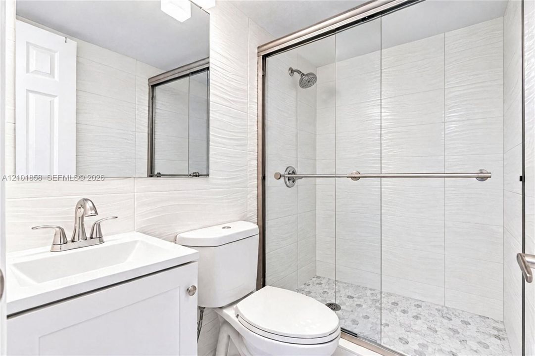 En Venta: $1,550,000 (4 camas, 3 baños, 1636 Pies cuadrados)