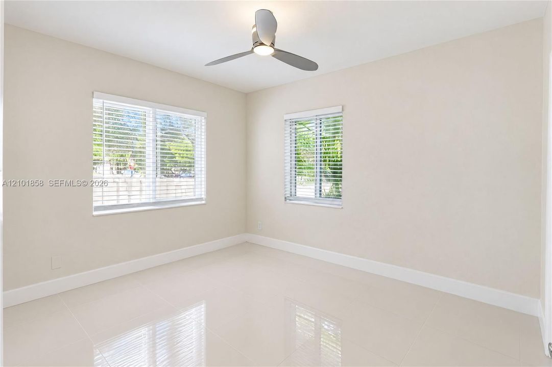 En Venta: $1,550,000 (4 camas, 3 baños, 1636 Pies cuadrados)