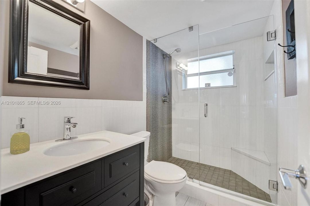 В аренду: $4,200 (2 спален, 2 ванн, 1218 Квадратных фут)