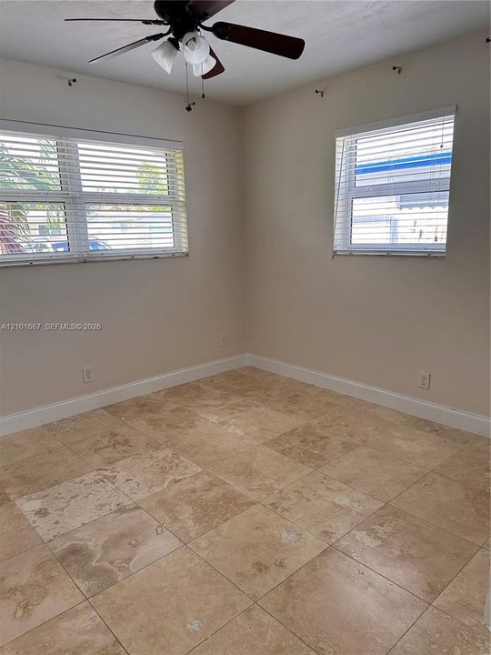Recently Rented: $2,900 (3 beds, 1 baths, 1853 Square Feet)