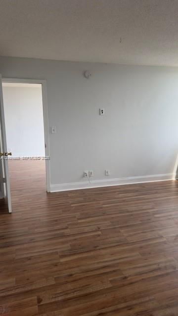 For Sale: $149,900 (1 beds, 1 baths, 822 Square Feet)