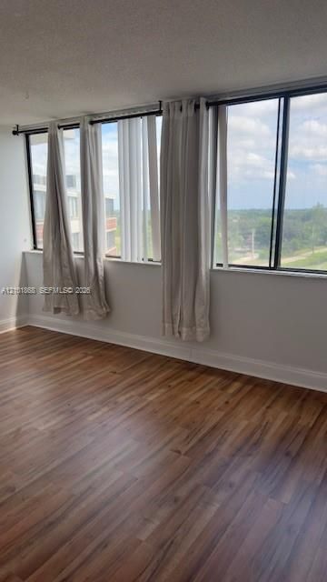 For Sale: $149,900 (1 beds, 1 baths, 822 Square Feet)