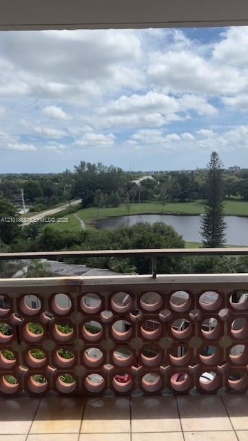 For Sale: $149,900 (1 beds, 1 baths, 822 Square Feet)