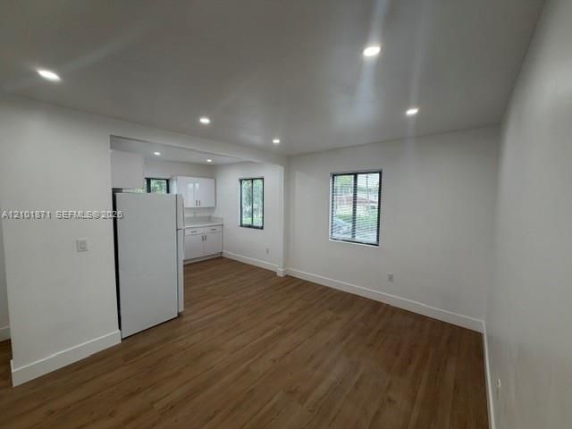 В аренду: $2,200 (2 спален, 1 ванн, 750 Квадратных фут)