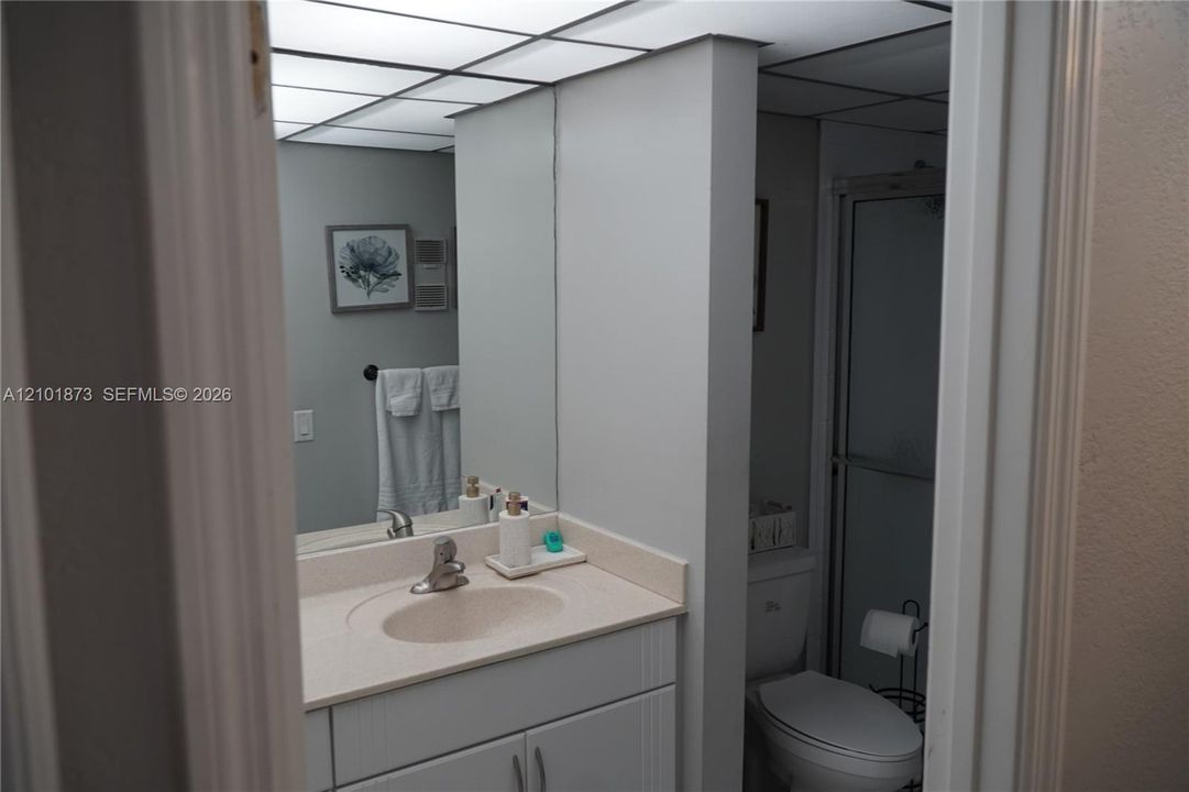 В аренду: $1,800 (2 спален, 1 ванн, 841 Квадратных фут)