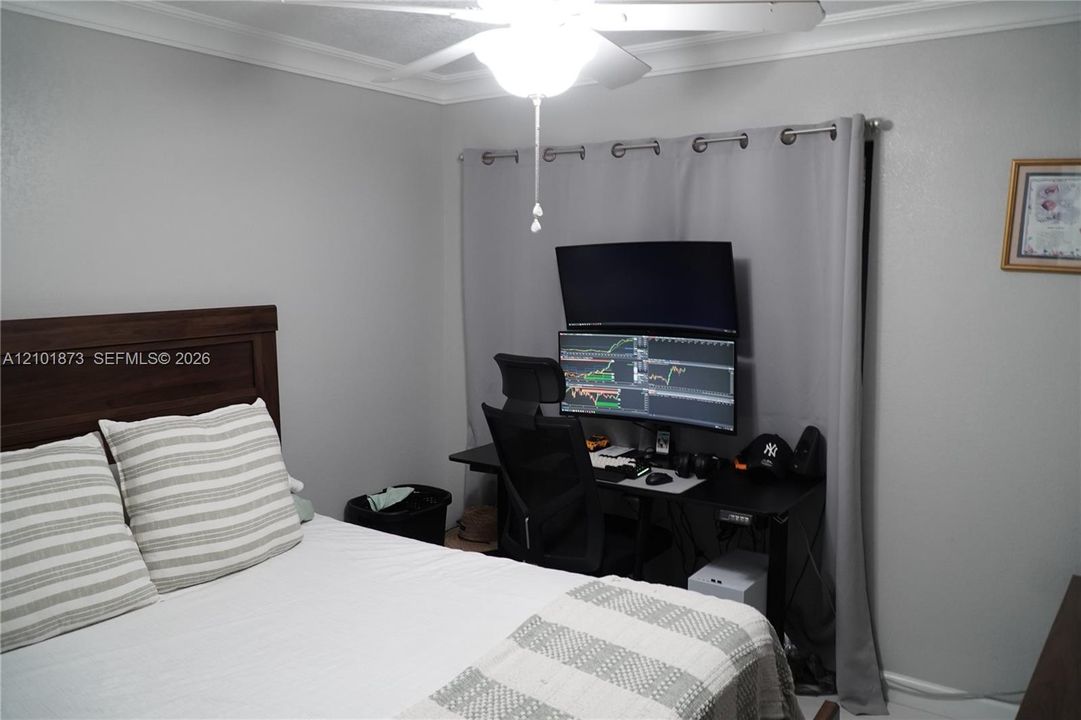 В аренду: $1,800 (2 спален, 1 ванн, 841 Квадратных фут)