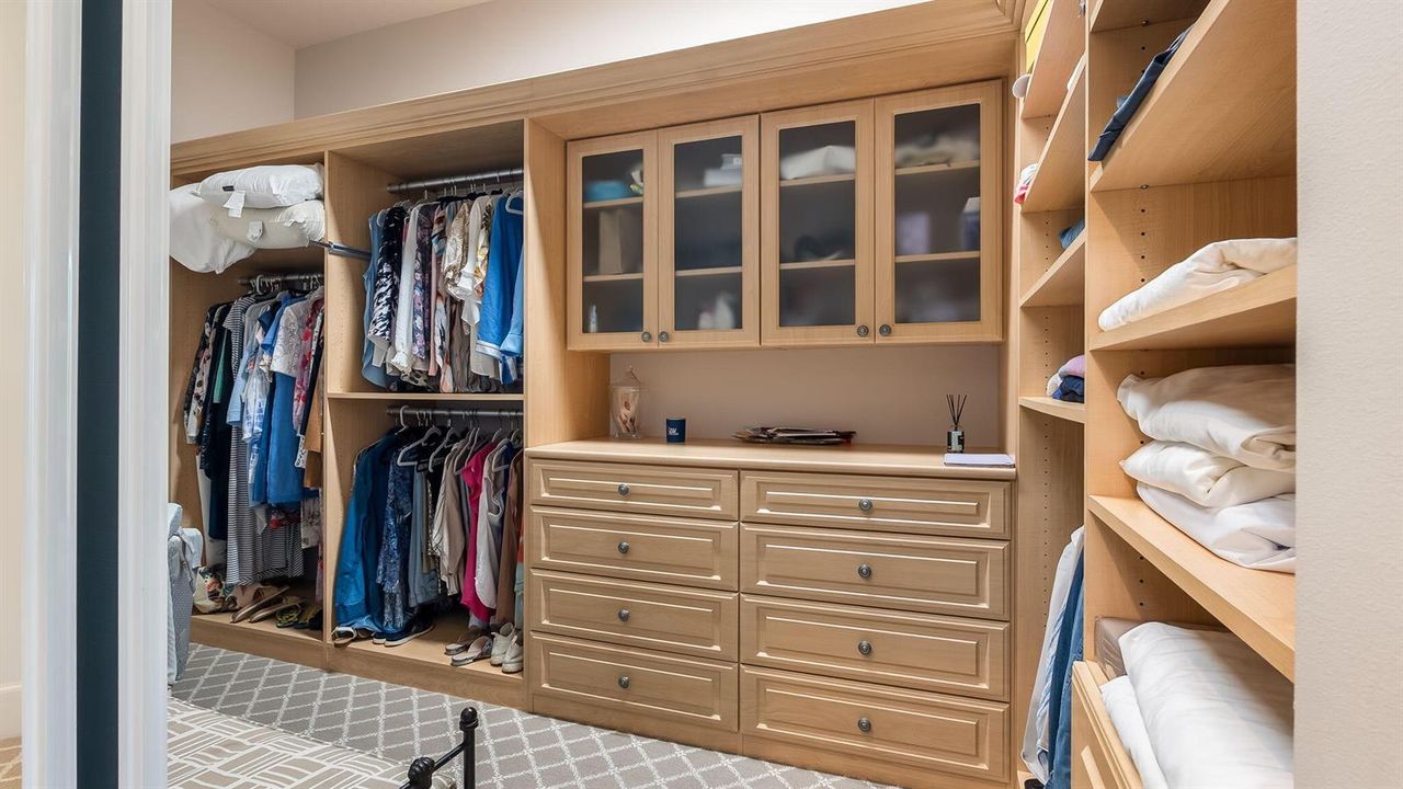 Walk-in Closet