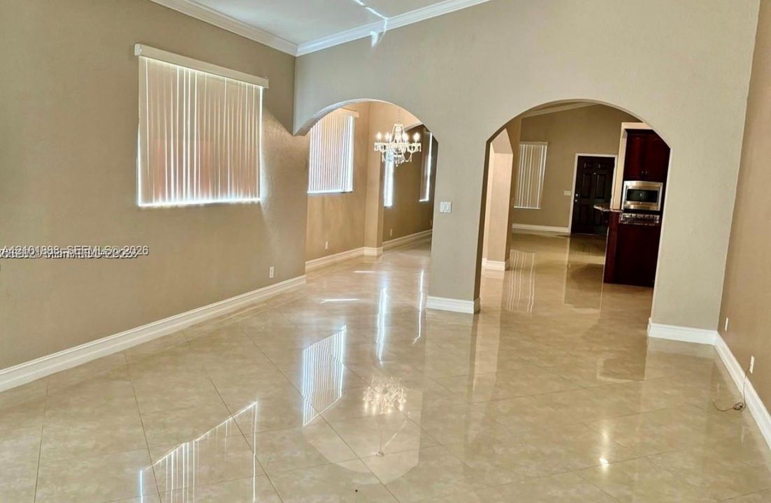 For Rent: $3,950 (3 beds, 2 baths, 2072 Square Feet)