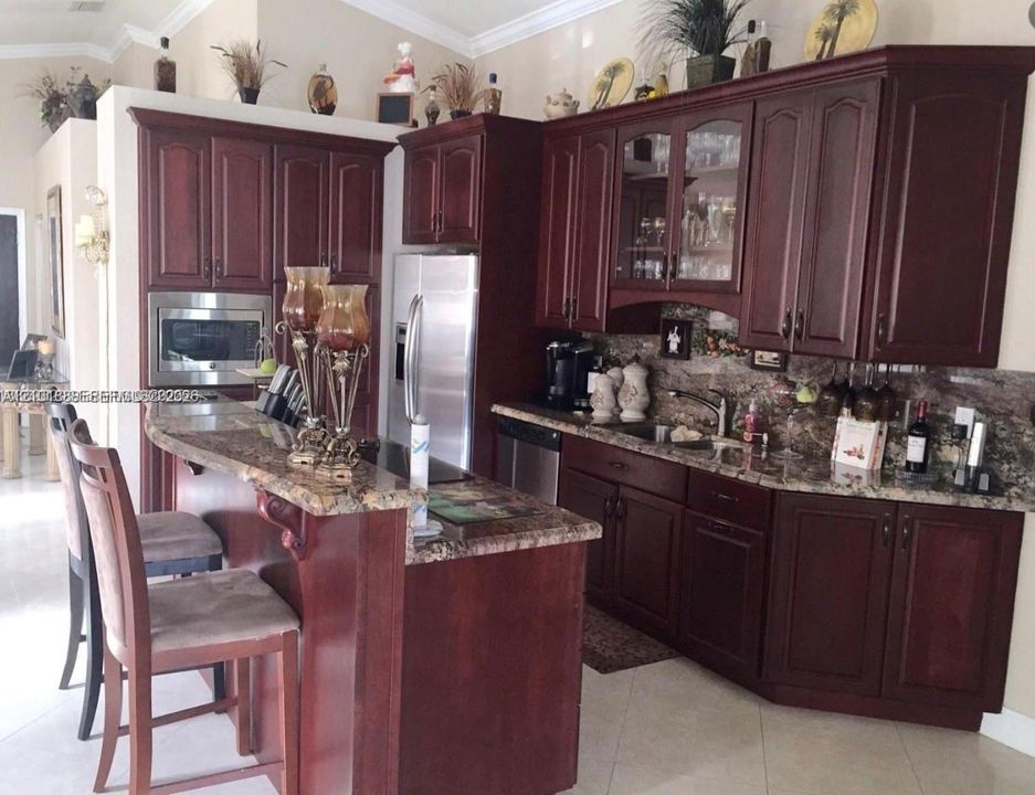 For Rent: $3,950 (3 beds, 2 baths, 2072 Square Feet)