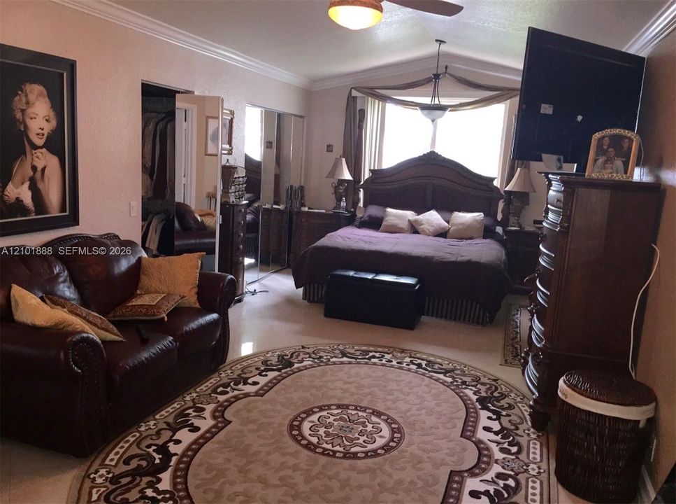 For Rent: $3,950 (3 beds, 2 baths, 2072 Square Feet)