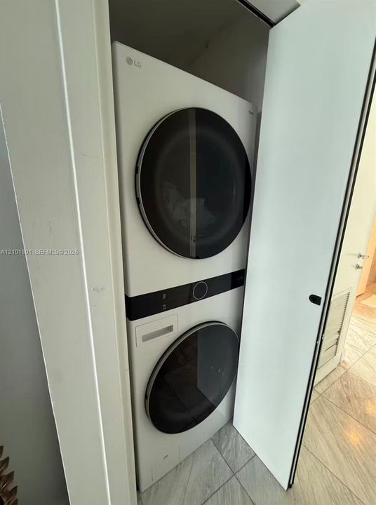 En Renta: $8,295 (2 camas, 2 baños, 1058 Pies cuadrados)