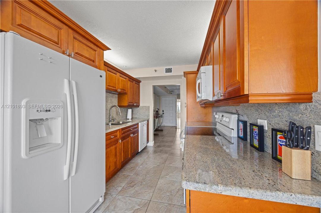 En Venta: $675,000 (2 camas, 2 baños, 1570 Pies cuadrados)