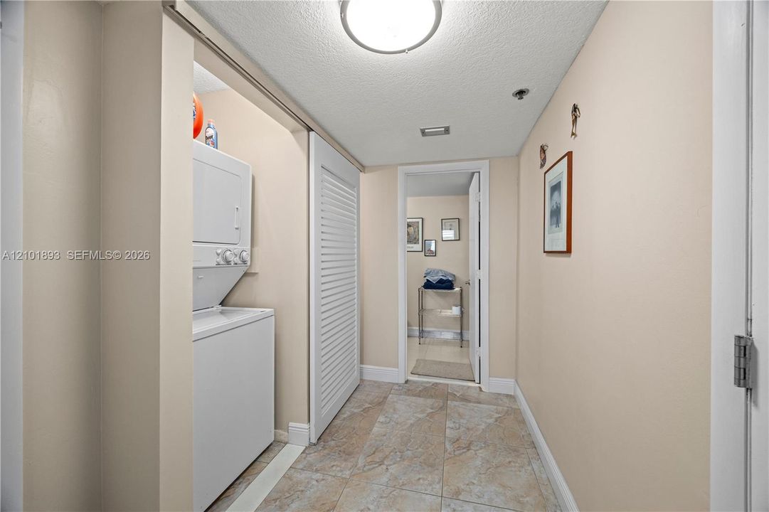 En Venta: $675,000 (2 camas, 2 baños, 1570 Pies cuadrados)