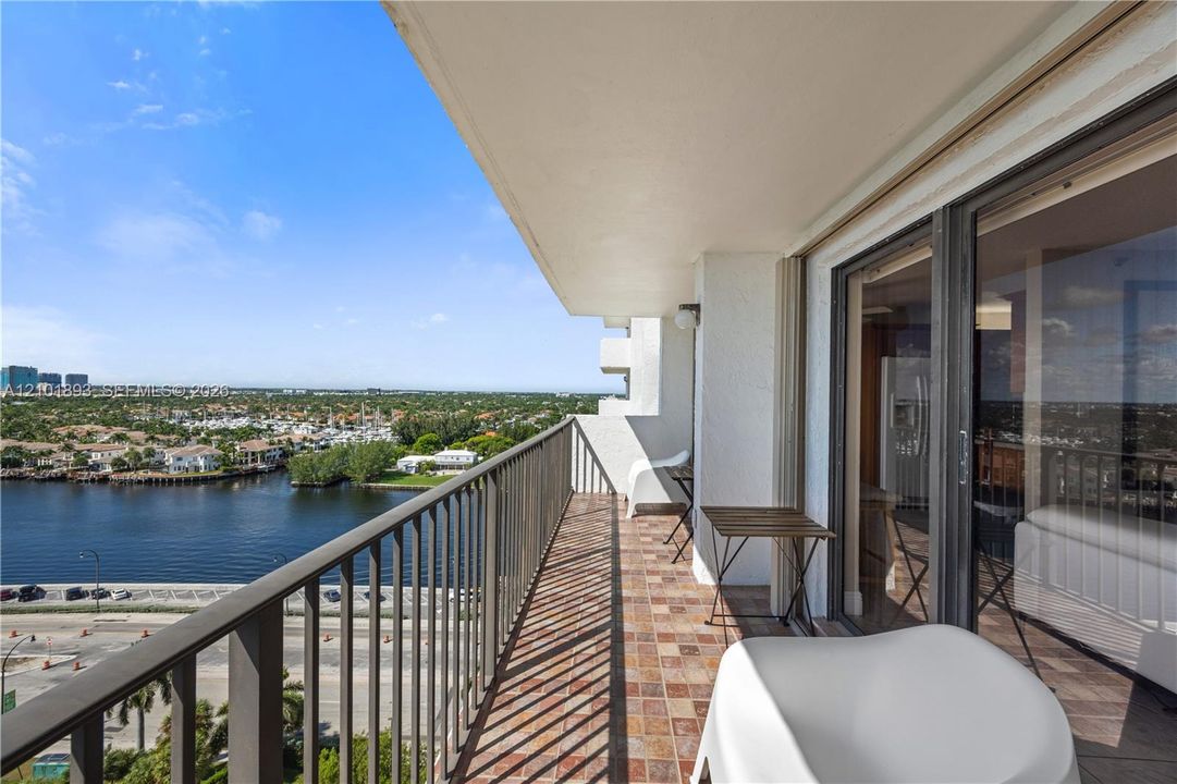 En Venta: $675,000 (2 camas, 2 baños, 1570 Pies cuadrados)