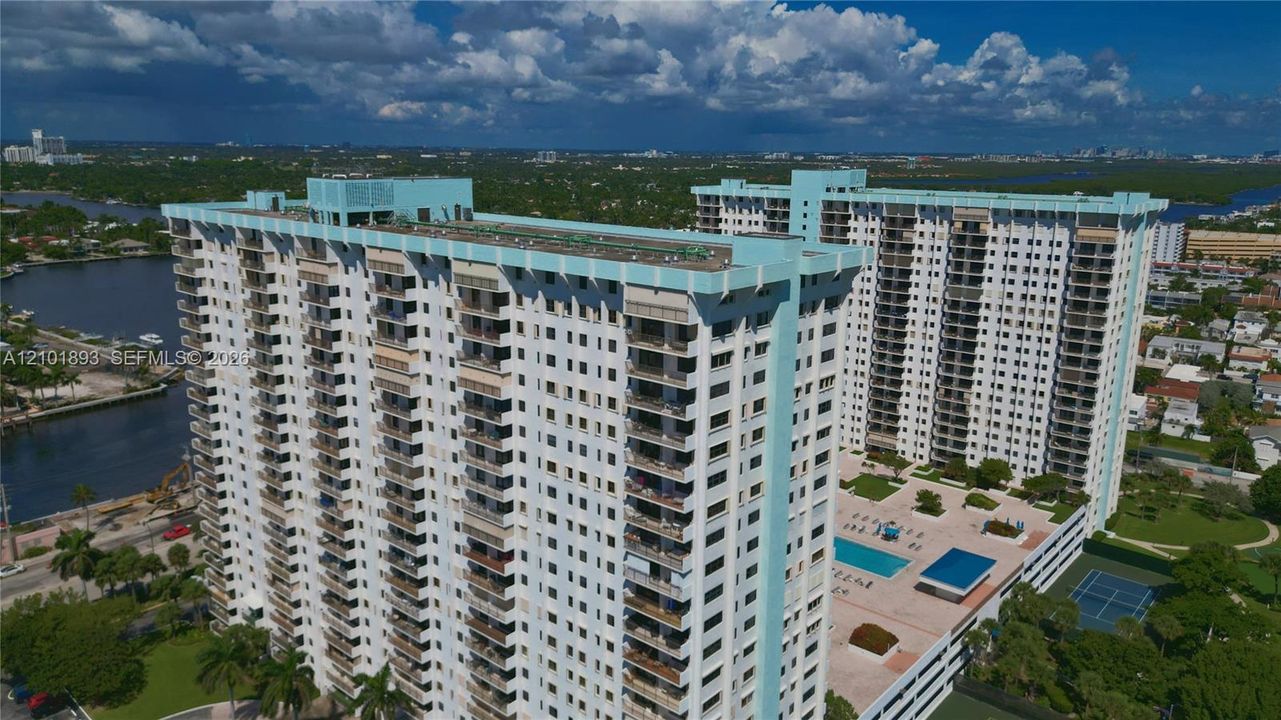 En Venta: $675,000 (2 camas, 2 baños, 1570 Pies cuadrados)