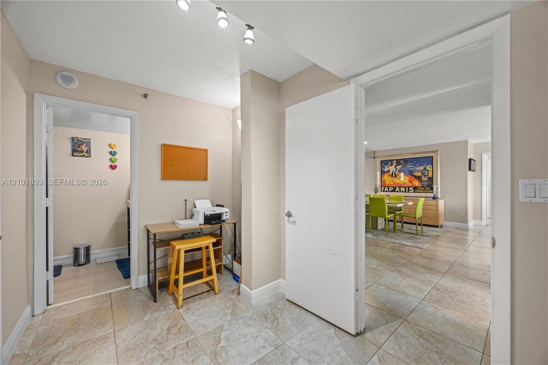 En Venta: $675,000 (2 camas, 2 baños, 1570 Pies cuadrados)