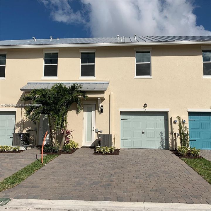 For Rent: $3,450 (3 beds, 2 baths, 1421 Square Feet)