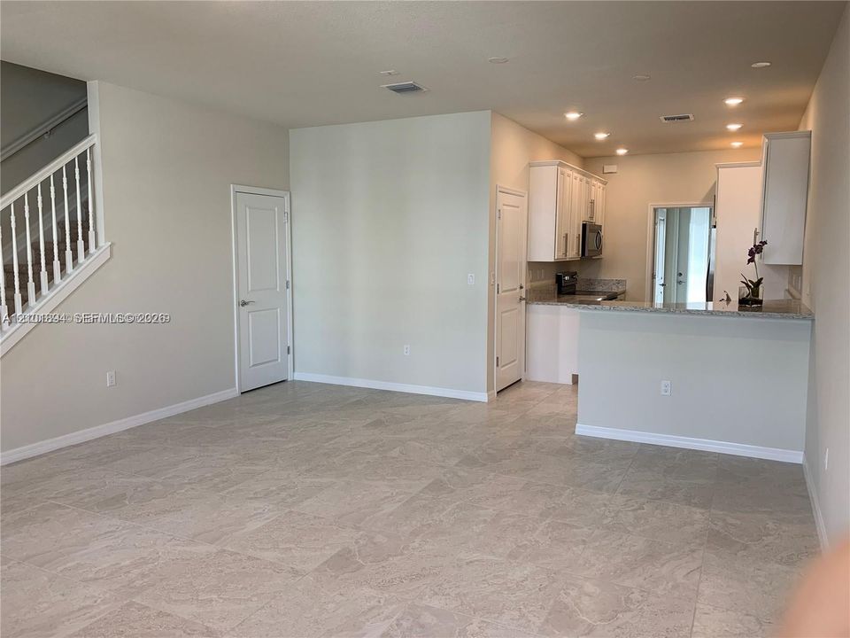 For Rent: $3,450 (3 beds, 2 baths, 1421 Square Feet)