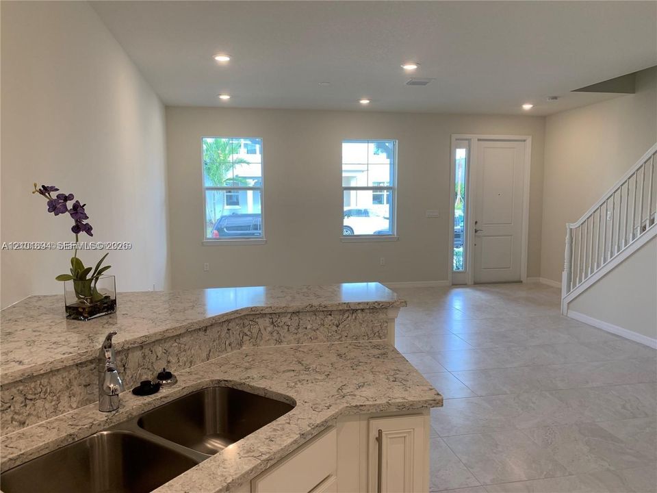For Rent: $3,450 (3 beds, 2 baths, 1421 Square Feet)