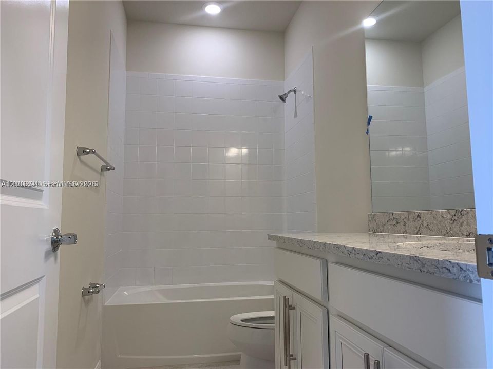 For Rent: $3,450 (3 beds, 2 baths, 1421 Square Feet)