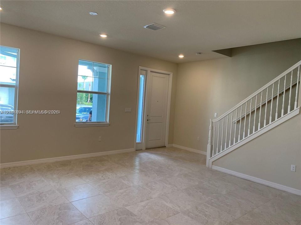 For Rent: $3,450 (3 beds, 2 baths, 1421 Square Feet)