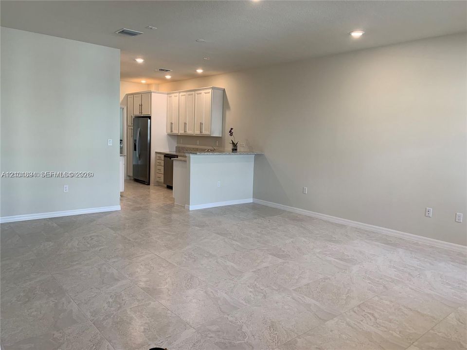 For Rent: $3,450 (3 beds, 2 baths, 1421 Square Feet)